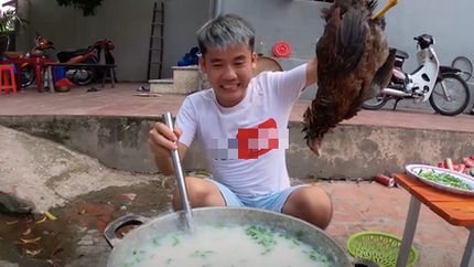 Từ chuyện con trai Bà Tân Vlog bị phạt, nghĩ về YouTuber 'ăn tươi nuốt sống' hút view rẻ tiền