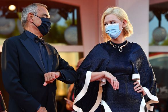 Cùng so bì dàn ngôi sao tại bế mạc LHP Venice cung so bi dan ngoi sao tai be mac lhp venice