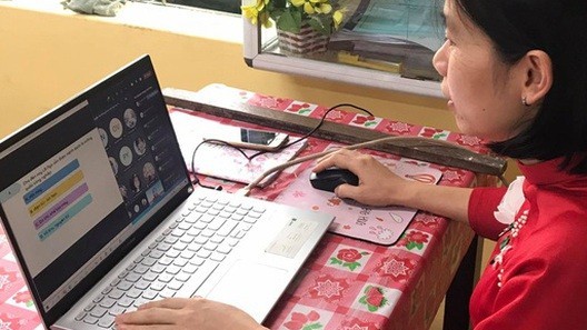 Bộ GD&ĐT: Học sinh lớp 1, 2 sẽ không phải kiểm tra định kỳ khi học trực tuyến