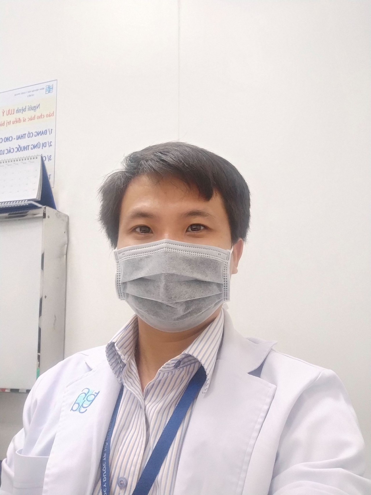 Phủ vaccine toàn dân kết hợp phổ biến sớm thuốc kháng virus Phủ vaccine toàn dân kết hợp phổ biến sớm thuốc kháng virus