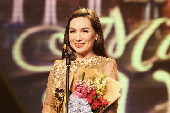Ca sĩ Phi Nhung qua đời vì Covid-19