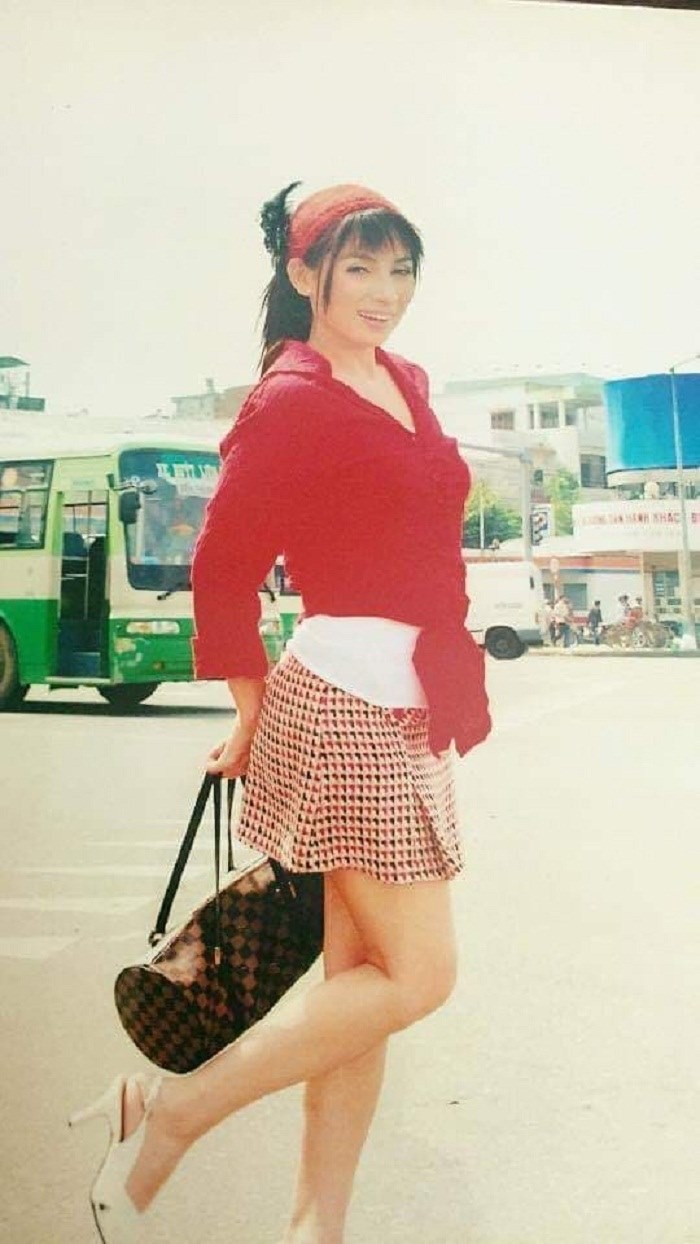 Nhan sắc ca sĩ Phi Nhung thời trẻ