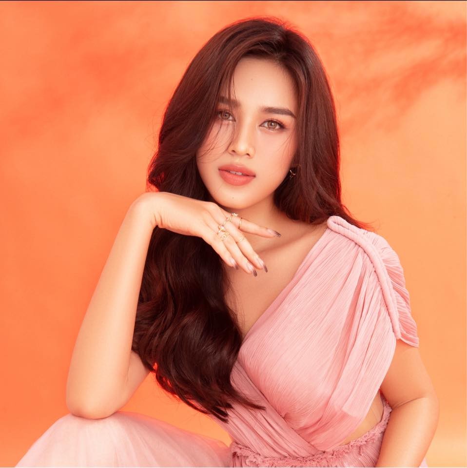 Thần thái đỉnh cao của Hoa hậu Đỗ Thị Hà