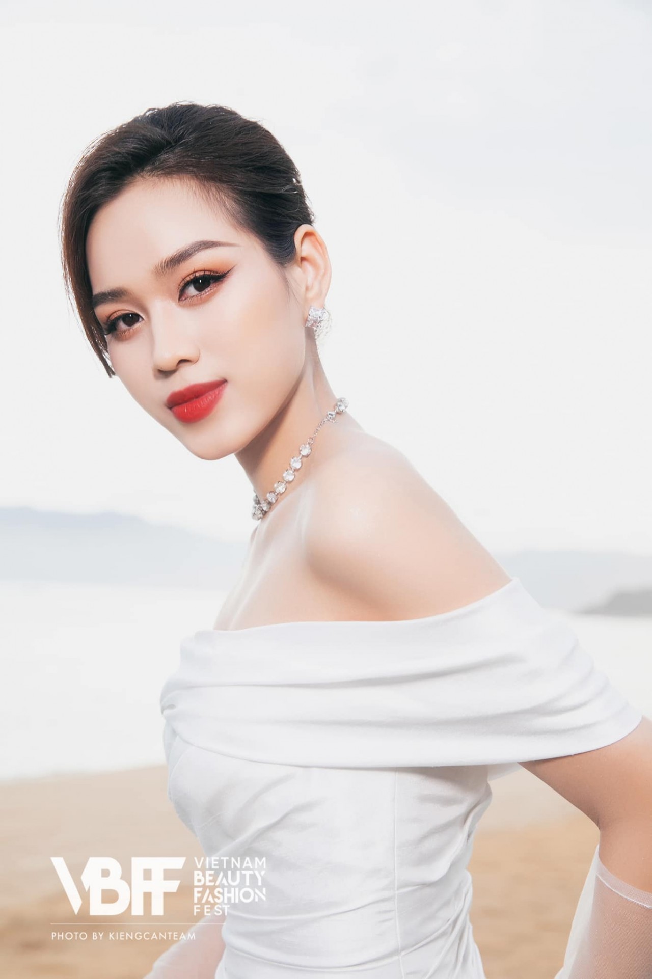 Hoa hậu Đỗ Thị Hà thần thái đỉnh cao