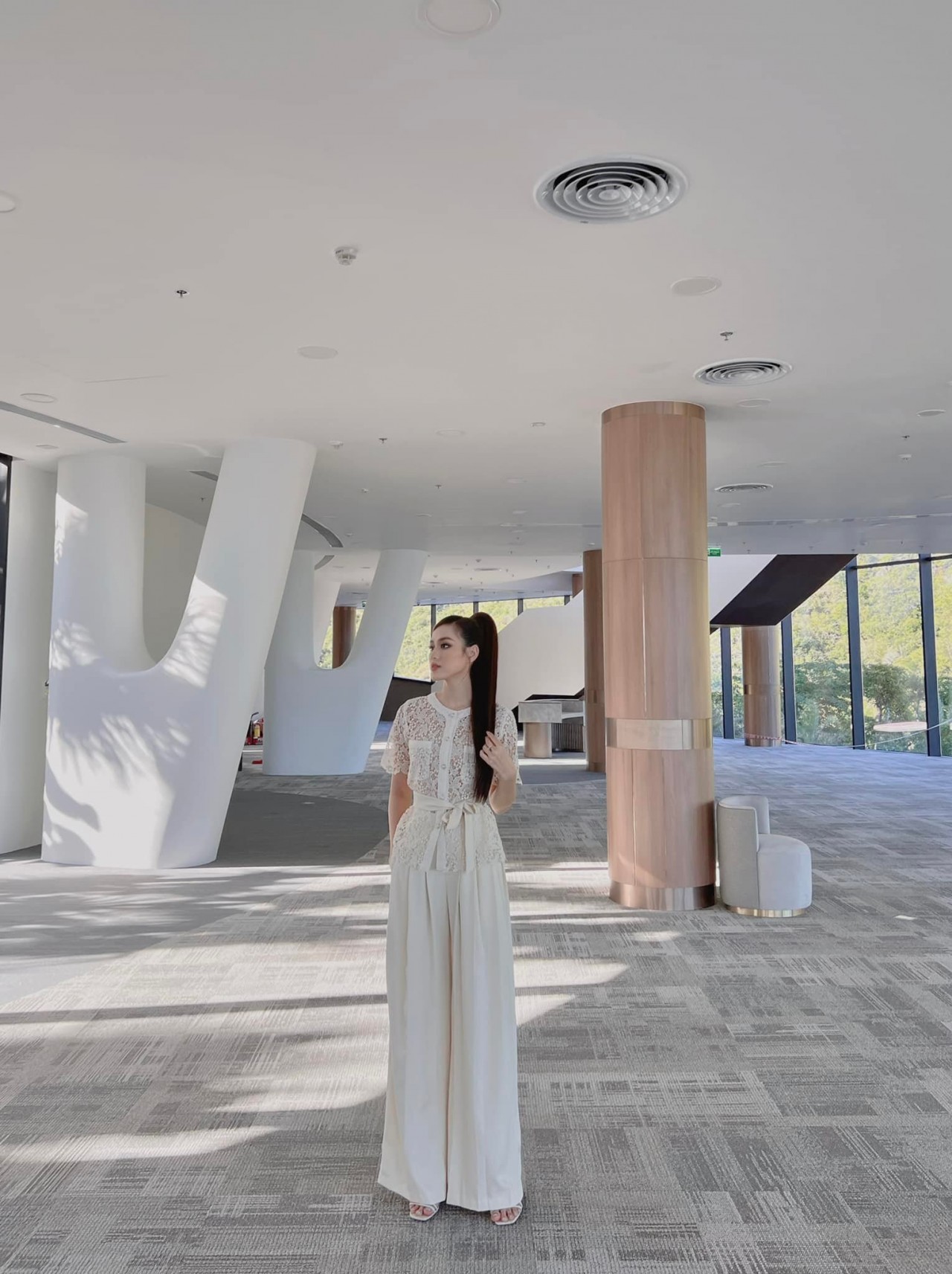 Hoa hậu Đỗ Thị Hà thần thái đỉnh cao