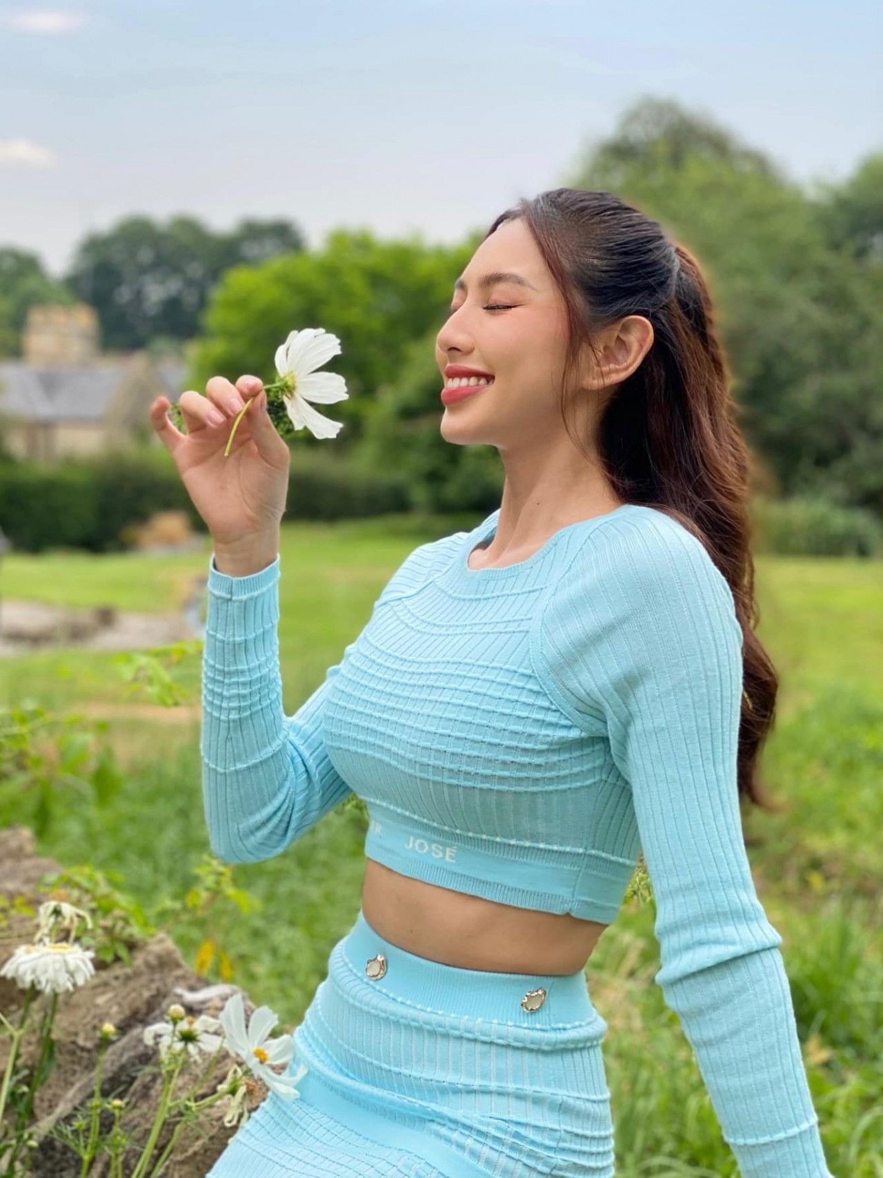 Hoa hậu Thùy Tiên