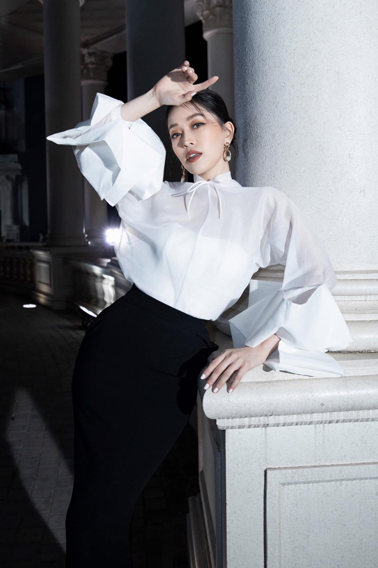 Ngắm nhan sắc Á hậu Phương Nga