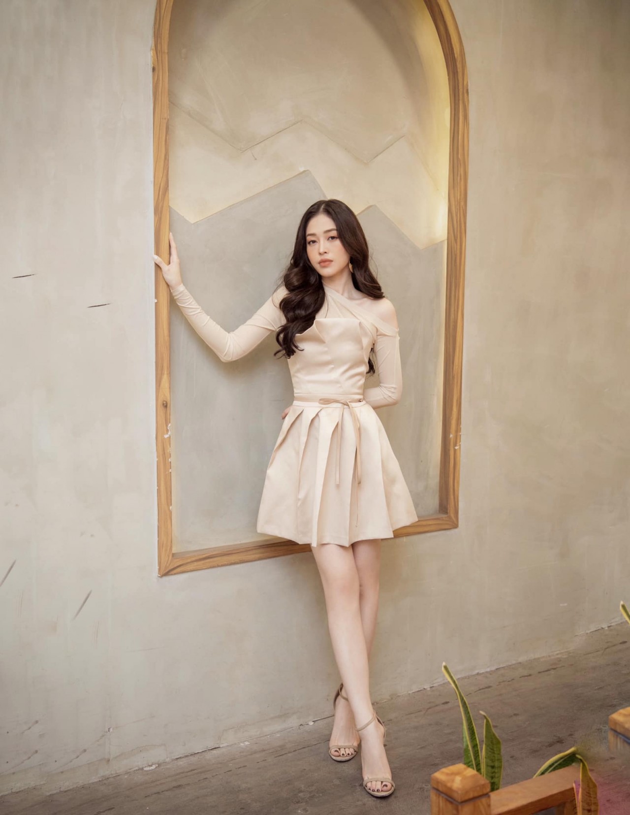 Ngắm nhan sắc Á hậu Phương Nga