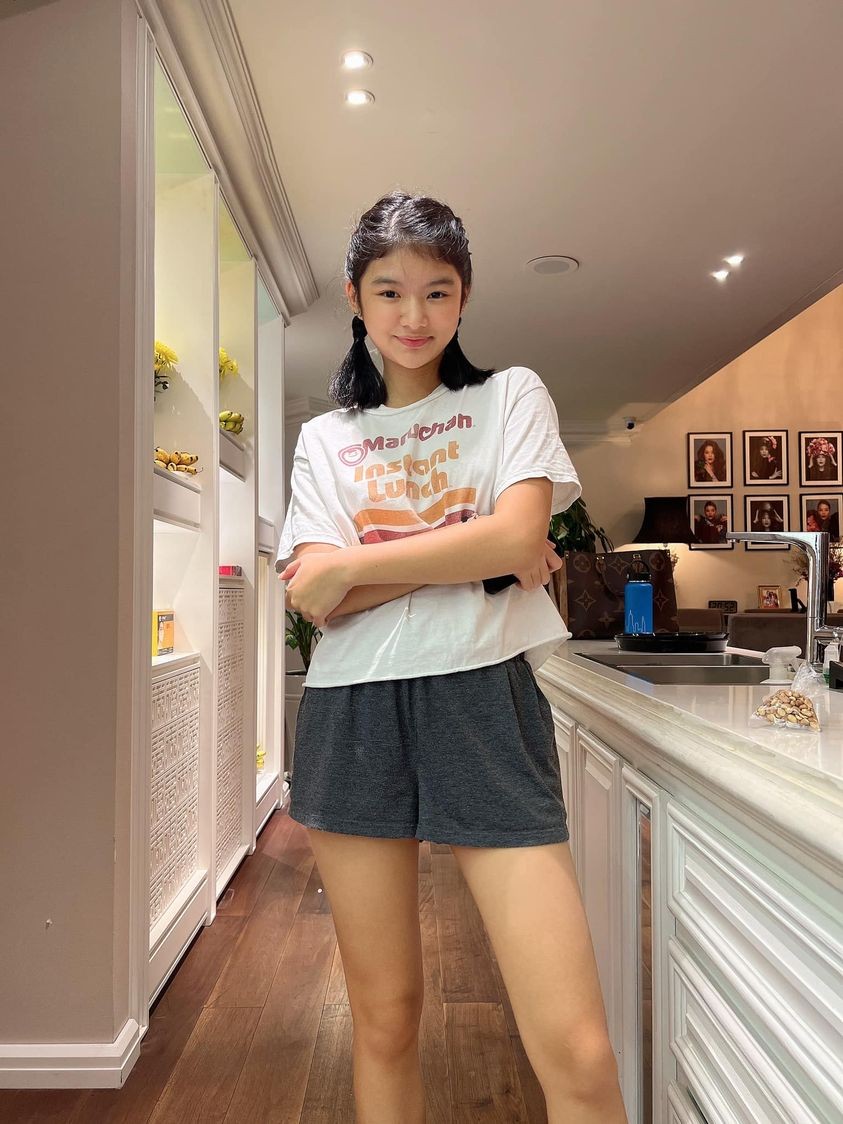 Trương Ngọc Ánh khoe ảnh con gái.