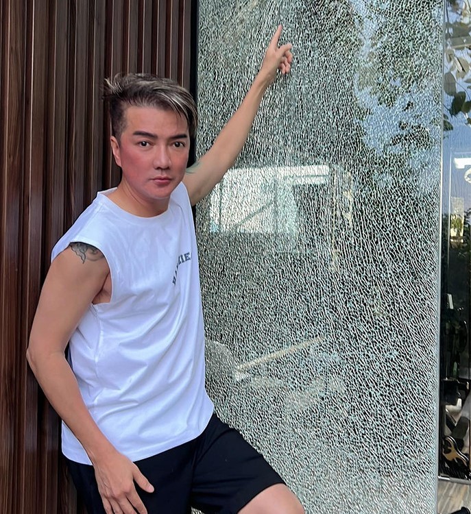 Nhà ca sĩ Đàm Vĩnh Hưng gặp sự cố