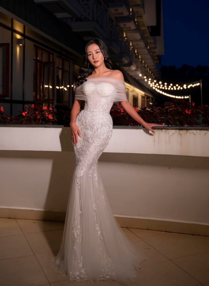 Hà Hồ gợi cảm, Thuỳ Tiên, Bảo Ngọc lấp lánh với váy tinh xảo