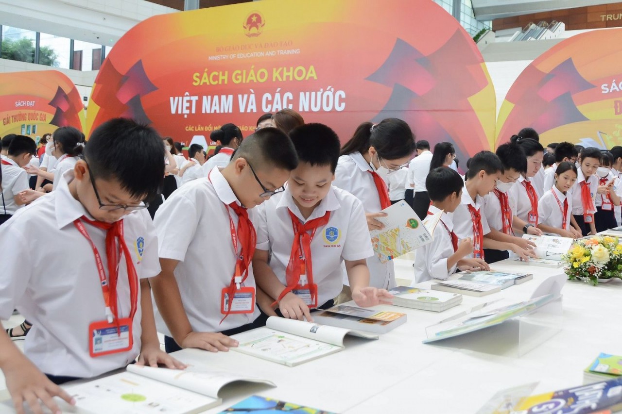 Giá sách giáo khoa Giá sách giáo khoa