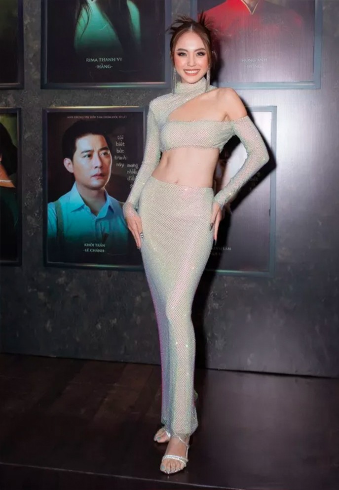 Chi Pu, Anh Thư... Chi Pu, Anh Thư...