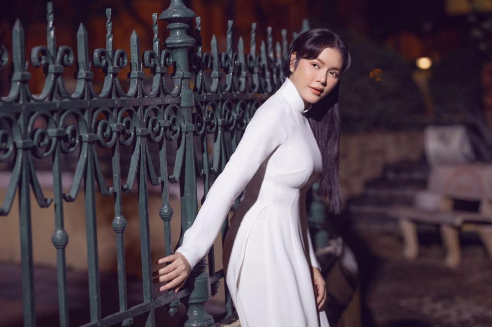 ly nha ky toa sang trong ta ao dai trang