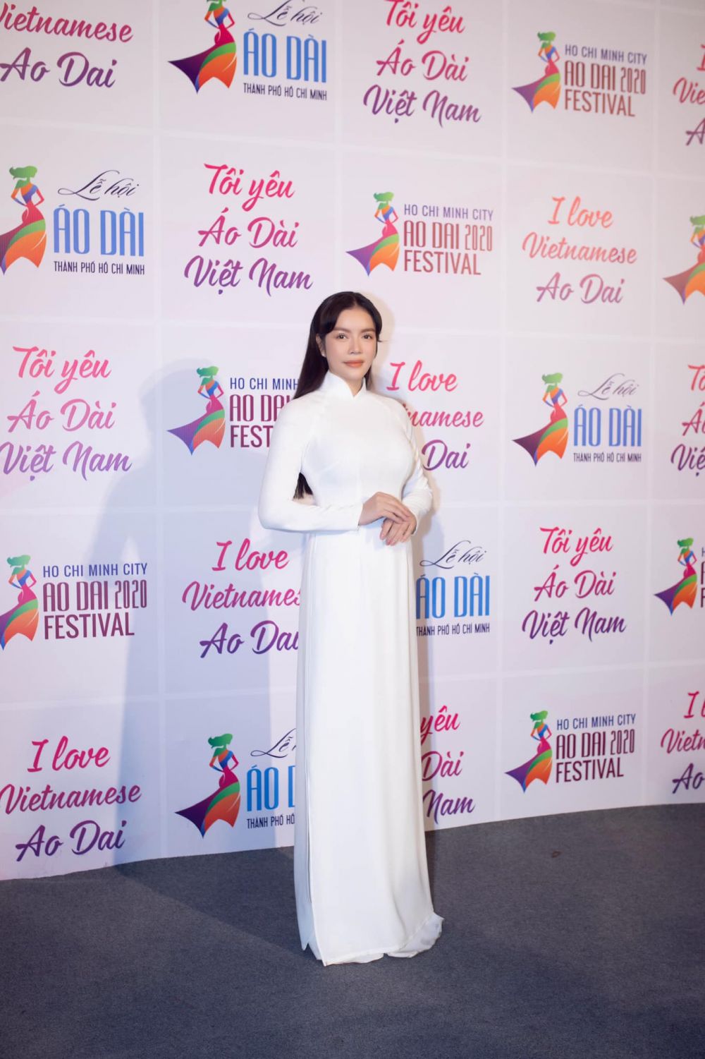 ly nha ky toa sang trong ta ao dai trang
