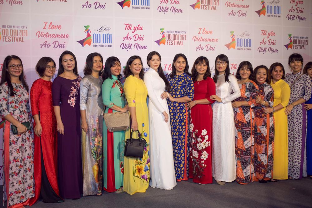 ly nha ky toa sang trong ta ao dai trang