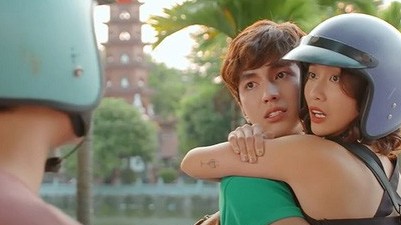 11 tháng 5 ngày tập 30: Xuất hiện tình địch 'nặng ký', Đăng 'nhức mắt' khi Nhi ôm trai lạ