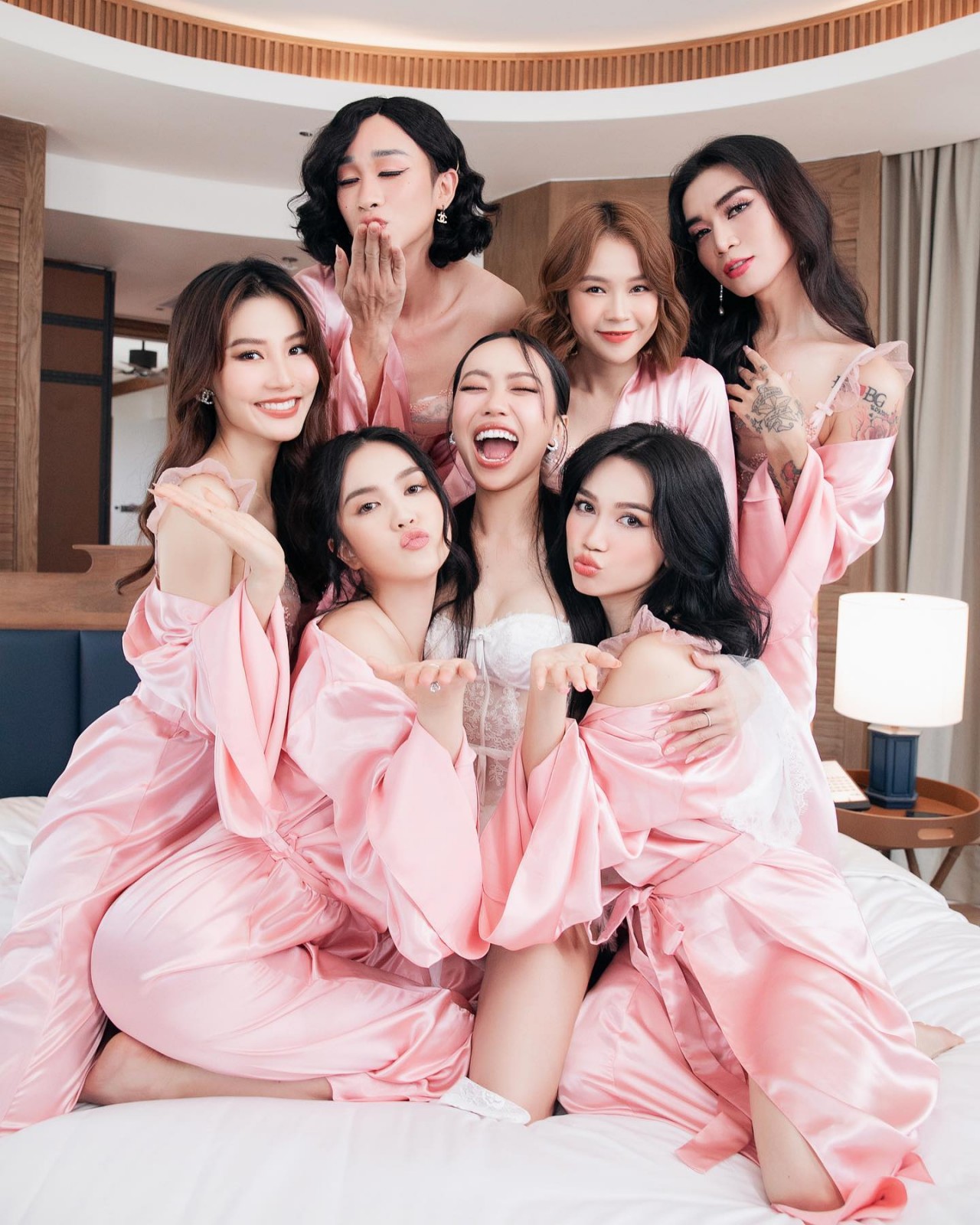 Diễm My 9X, Ngọc Trinh làm phù dâu đám cưới Anh Tú - Diệu Nhi