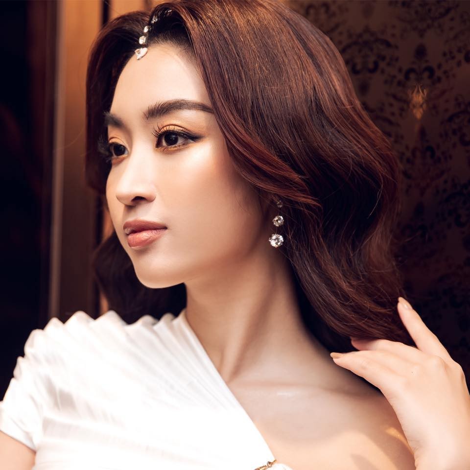 Ngắm nhan sắc Hoa hậu Đỗ Mỹ Linh