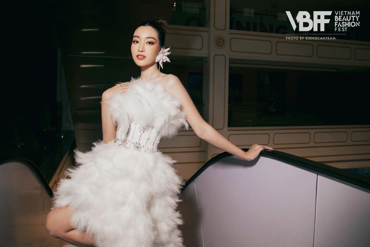 Ngắm nhan sắc Hoa hậu Đỗ Mỹ Linh