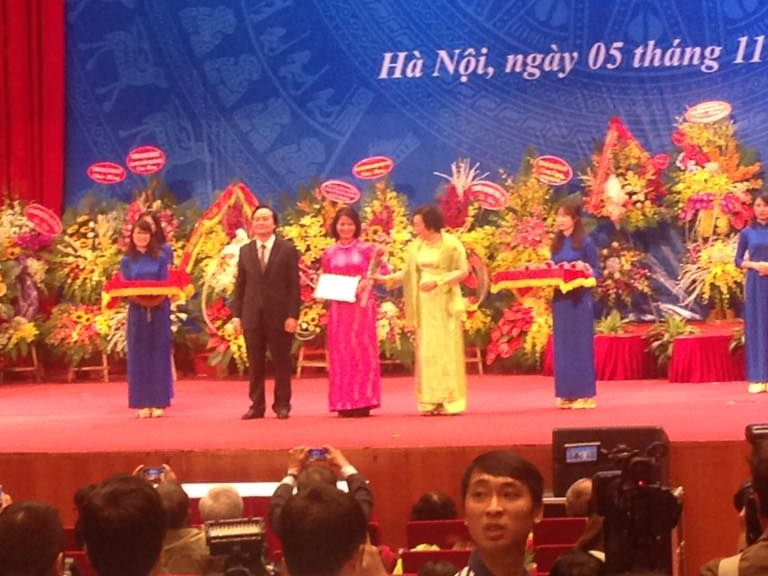 “Đất nước trông đợi ở các Giáo sư, Phó Giáo sư"