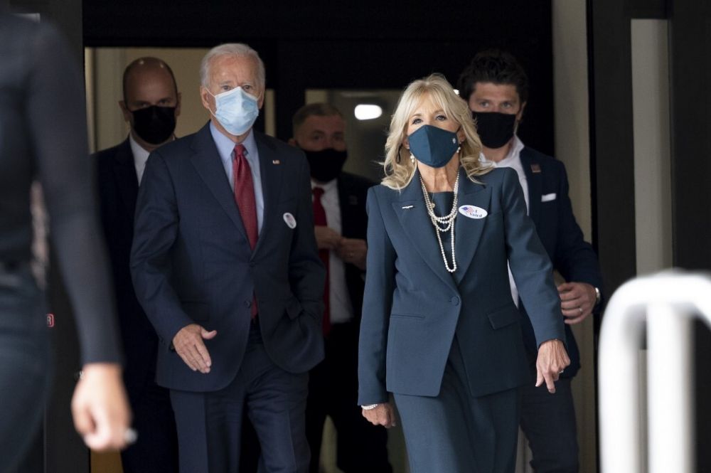 Bà Jill Biden thu hút với 'gu' thời trang thanh lịch