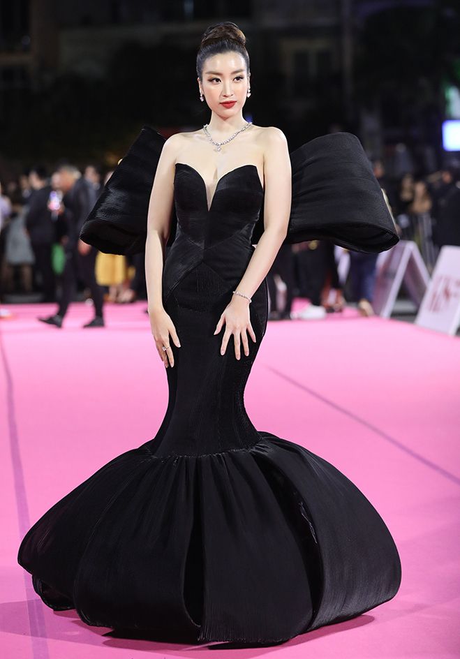 Dàn sao 'đổ bộ' thảm đỏ Hoa hậu Việt  Nam 2020