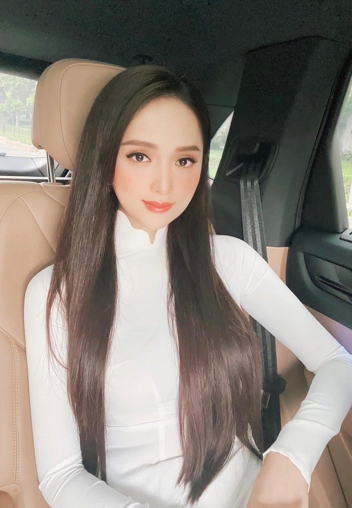 Sao Việt tuần qua: 'Thần tiên tỷ tỷ' Đặng Thu Thảo tái xuất lộng lẫy bên dàn Hoa hậu, Sao Việt tuần qua: 'Thần tiên tỷ tỷ' Đặng Thu Thảo tái xuất lộng lẫy bên dàn Hoa hậu,