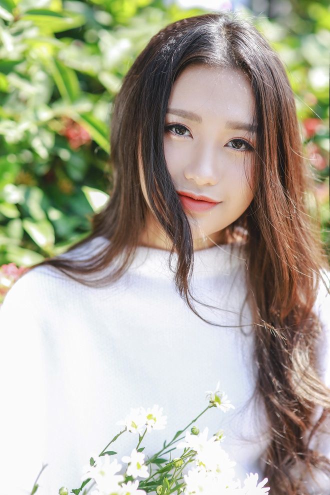 Ngắm 'bạn gái tin đồn' của Đoàn Văn Hậu