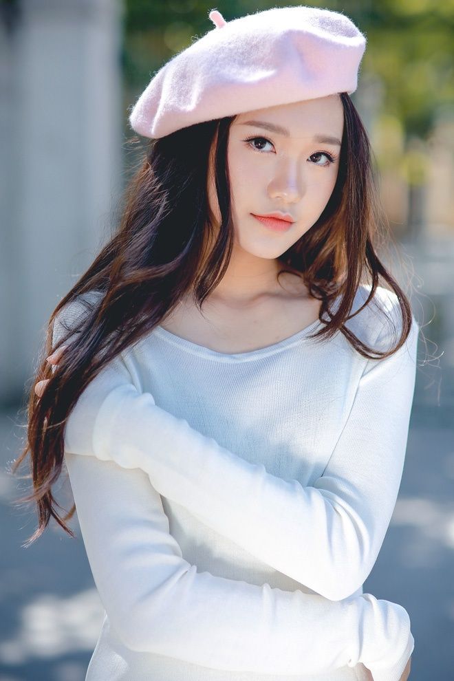 Ngắm 'bạn gái tin đồn' của Đoàn Văn Hậu