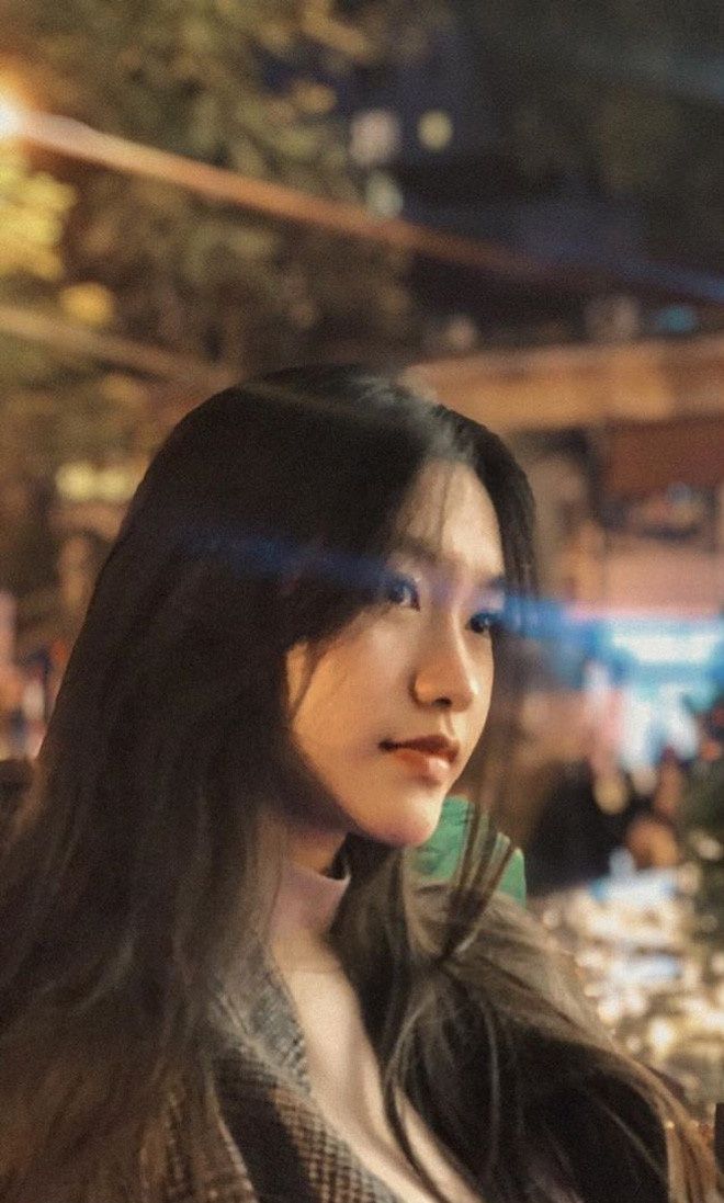 Ngắm 'bạn gái tin đồn' của Đoàn Văn Hậu