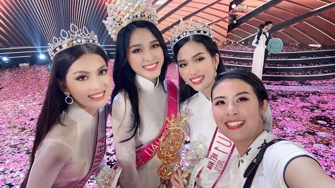 Sao Việt tuần qua: 'Thần tiên tỷ tỷ' Đặng Thu Thảo tái xuất lộng lẫy, Tiểu Vy xúc động trước giờ phút trao vương miện cho tân Hoa hậu Sao Việt tuần qua: 'Thần tiên tỷ tỷ' Đặng Thu Thảo tái xuất lộng lẫy, Tiểu Vy xúc động trước giờ phút trao vương miện cho tân Hoa hậu