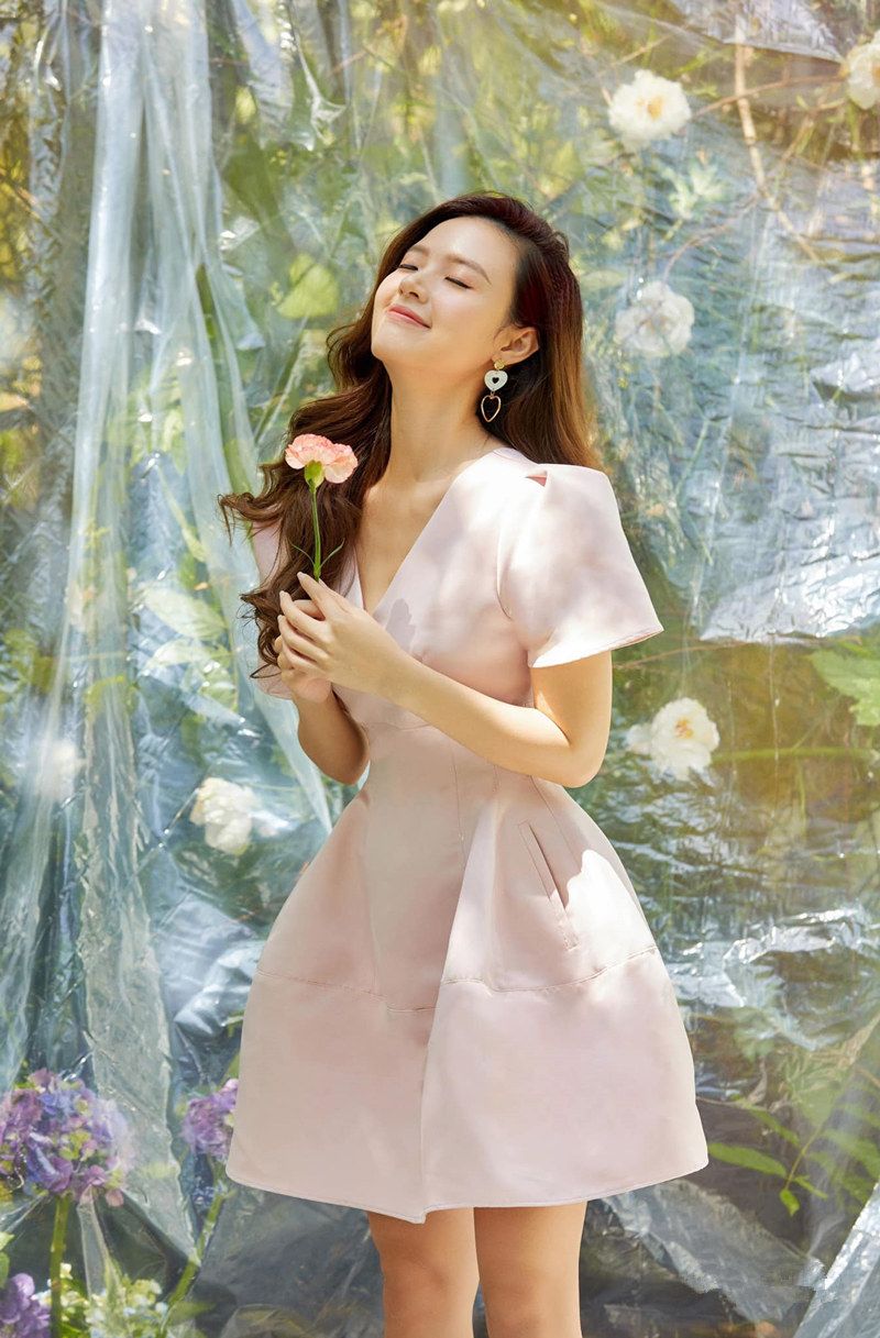 Midu xinh tựa công chúa bên nam diễn viên Quốc Trường