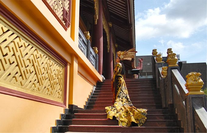 Với thiết kế 'Mẹ Âu cơ', Thái Thị Hoa đã 'ghi điểm' tại Hoa hậu Trái Đất