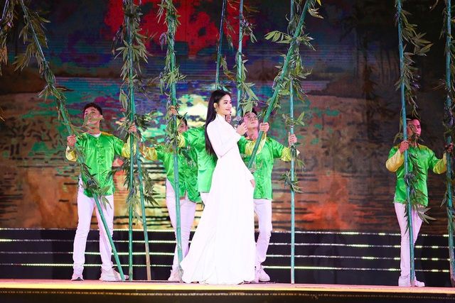 Top 30 Hoa khôi du lịch Top 30 Hoa khôi du lịch