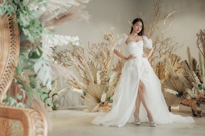 Doãn Hải My thử váy cưới, fan 'đoán già đoán non' về mối quan hệ úp mở với Đoàn Văn Hậu