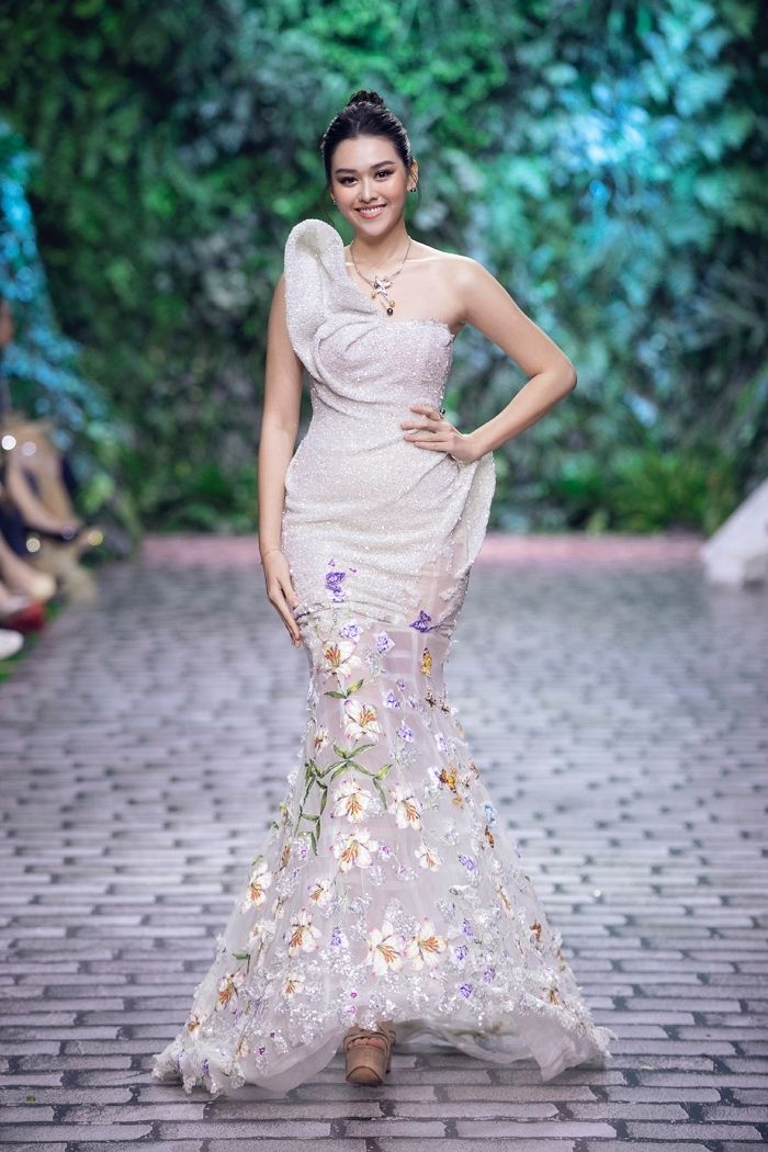 Tuổi 20 ngọt ngào của Á hậu Tường San