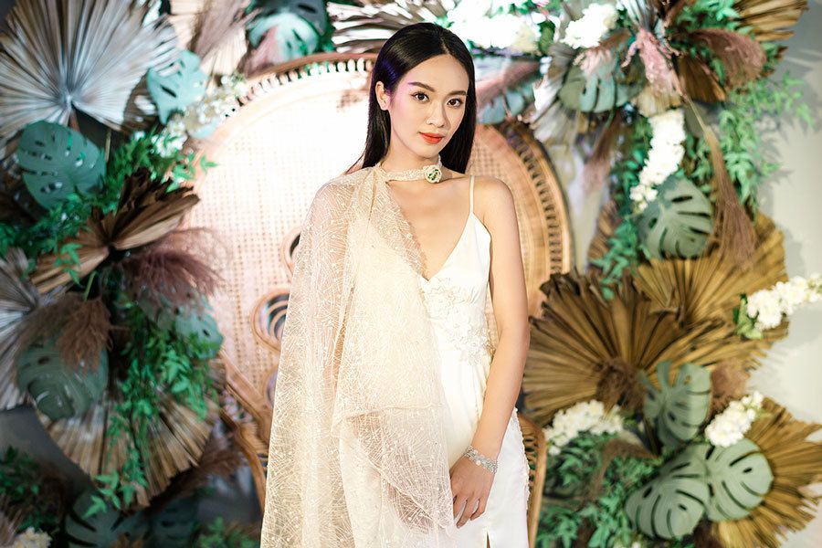 Sau khi Doãn Hải My thử váy cưới, Đoàn Văn Hậu lại đi xem 'bạn gái tin đồn'...