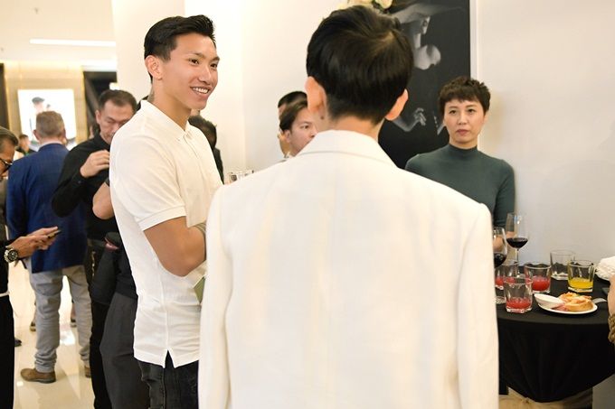 Sau khi động viên Doãn Hải My tại Hoa hậu Việt Nam 2020, Đoàn Văn Hậu lại đi xem 'bạn gái tin đồn' trình diễn thời trang