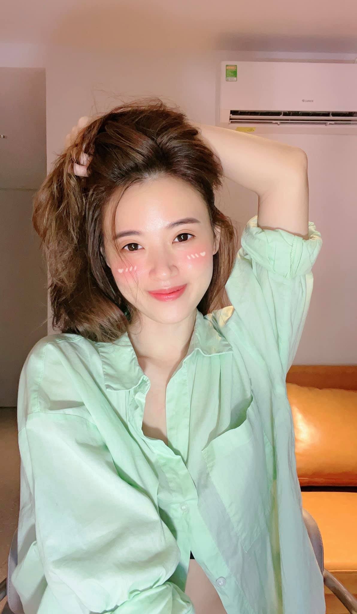 'Mẹ một con' Hoà Minzy ngày càng gợi cảm