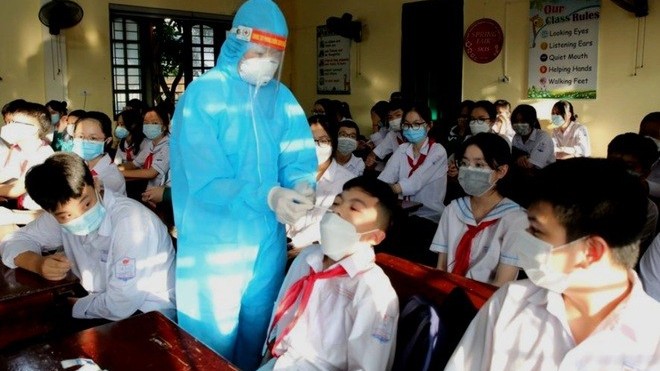 Hà Tĩnh: Hàng chục nghìn học sinh phải nghỉ học, chuyển sang học trực tuyến