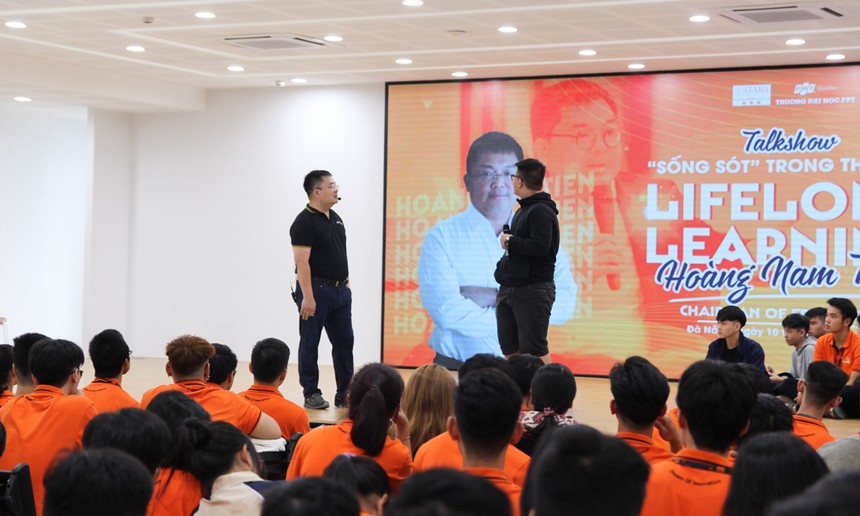 Chuyên gia Hoàng Nam Tiến: 'Thời đại ngày nay, chọn nhầm trường, nhầm nghề, không sao cả…' Chuyên gia Hoàng Nam Tiến: 'Thời đại ngày nay, chọn nhầm trường, nhầm nghề, không sao cả…'