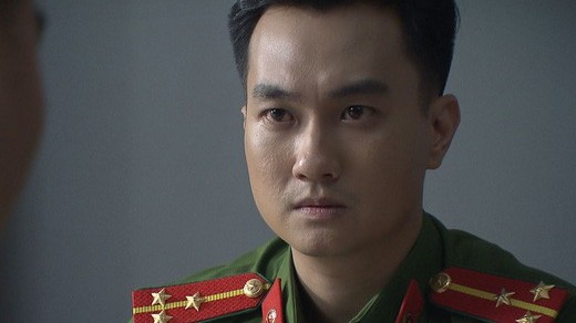 Phố trong làng tập 2: Nhiệm vụ bất ngờ của Nam ở địa bàn mới là đi giải quyết xô xát, Hoài khiêu chiến với khách