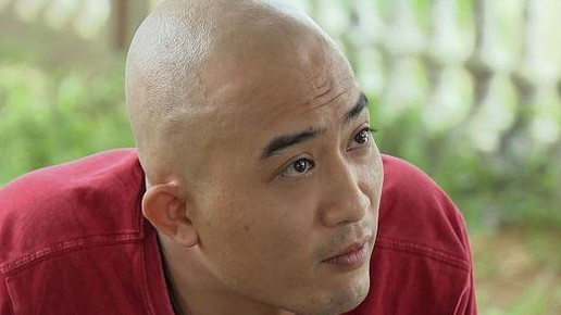 Phố trong làng tập 3: Bà Mây đưa phong bì hối lộ và hành động bất ngờ của Nam, Mến 'chí phèo' xuất hiện