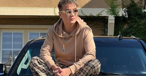 Lệ Quyên, Lý Nhã Kỳ đua nhau mặc gợi cảm