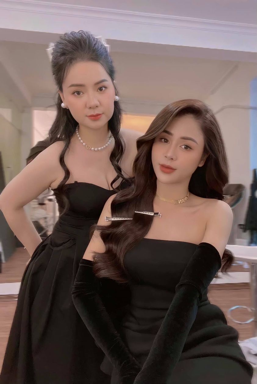 Lệ Quyên, Lý Nhã Kỳ đua nhau mặc gợi cảm