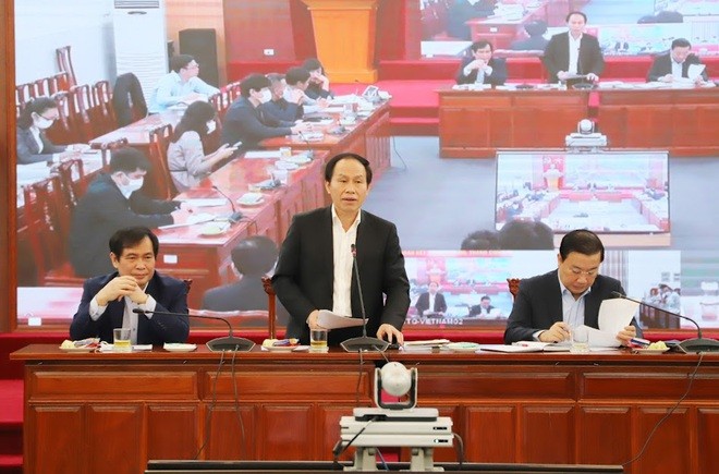 Ông Lê Tiến Châu, Phó Chủ tịch, Tổng Thư ký Ủy ban trung ương Mặt trận Tổ quốc Việt Nam (UBTƯ MTTQ) tại cuộc họp. Ông Lê Tiến Châu, Phó Chủ tịch, Tổng Thư ký Ủy ban trung ương Mặt trận Tổ quốc Việt Nam (UBTƯ MTTQ) tại cuộc họp.