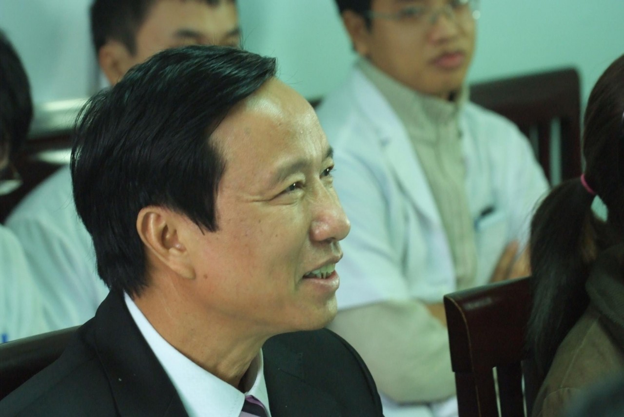 GS. Nguyễn Thanh Liêm: Tại sao chúng ta không cho trẻ em cách ly tại nhà? GS. Nguyễn Thanh Liêm: Tại sao chúng ta không cho trẻ em cách ly tại nhà?