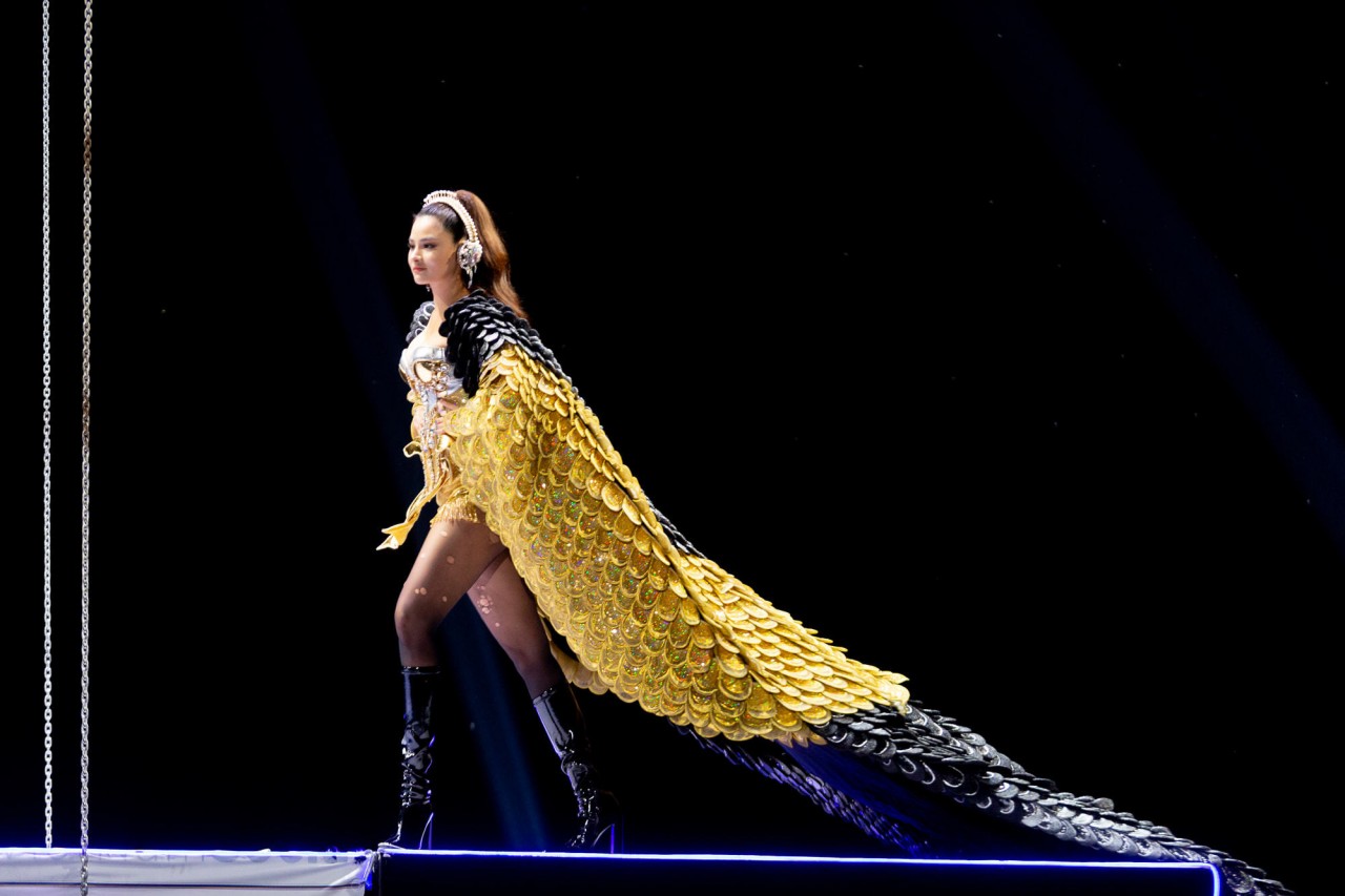 Sao Việt tuần qua: Lý Nhã Kỳ hóa nàng thơ