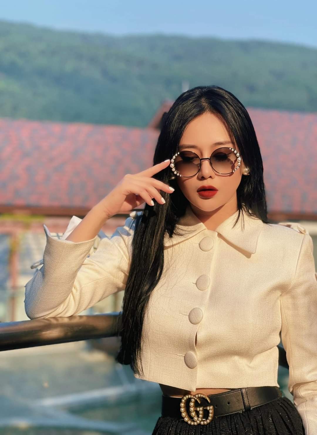 Sao Việt tuần qua: Lý Nhã Kỳ hóa nàng thơ